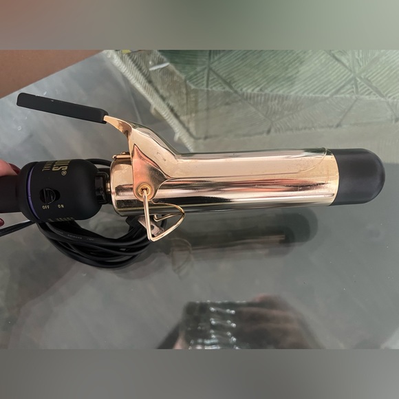 Hot Tools Pro Artist 24K Gold Curling Iron | (1-1/2 in) - Picture 4 of 6